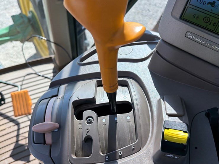 2012-john-deere-6430-image-17