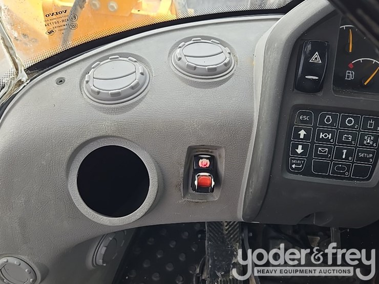 2021-volvo-l90h-image-77