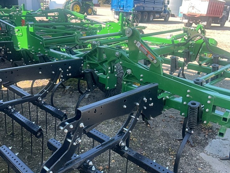 2024-john-deere-52-image-68