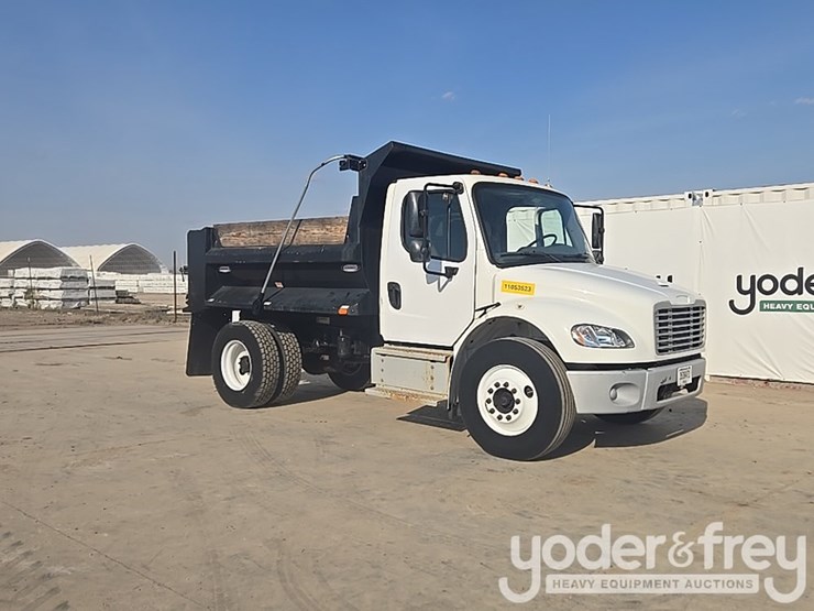 2020-freightliner-m2-106-image-7