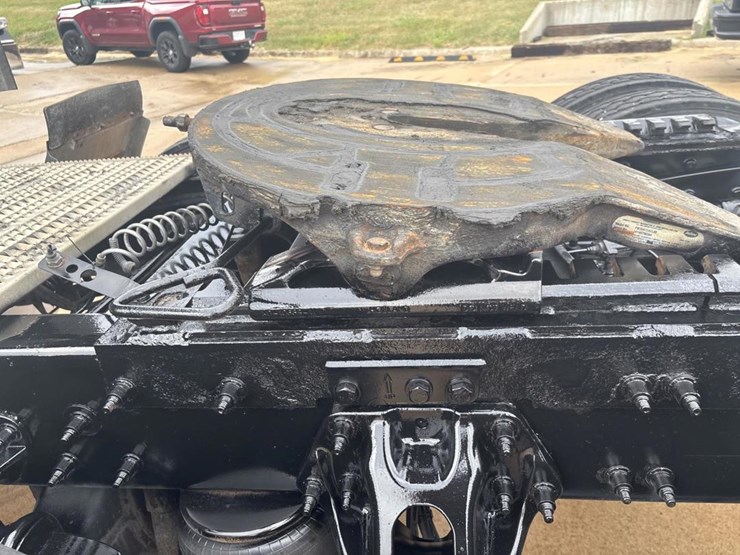 2019-peterbilt-579-image-50