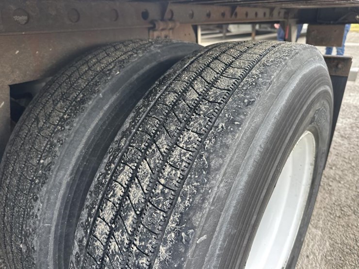 2019-utility-53'-image-26