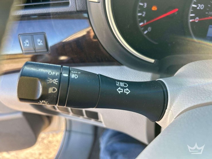 2017-nissan-quest-image-15