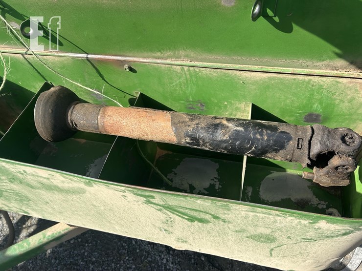 john-deere-336-image-8