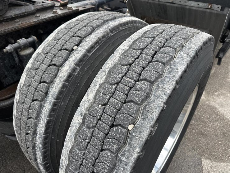 2018-volvo-10-image-64