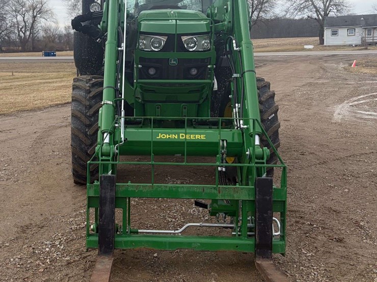 john-deere-6110r-image-4