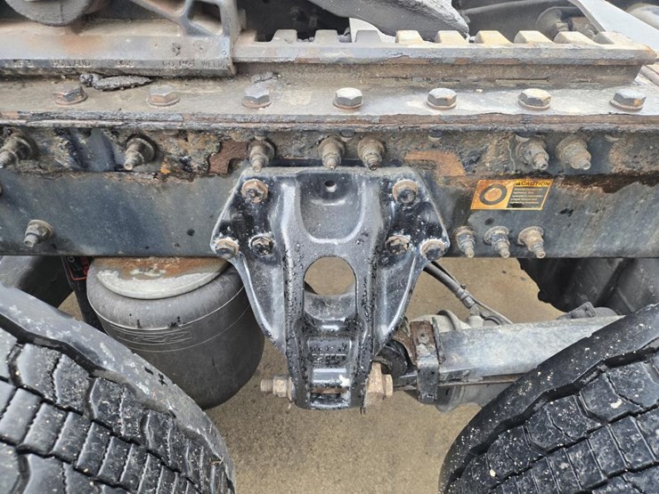 2019-kenworth-t680-image-31