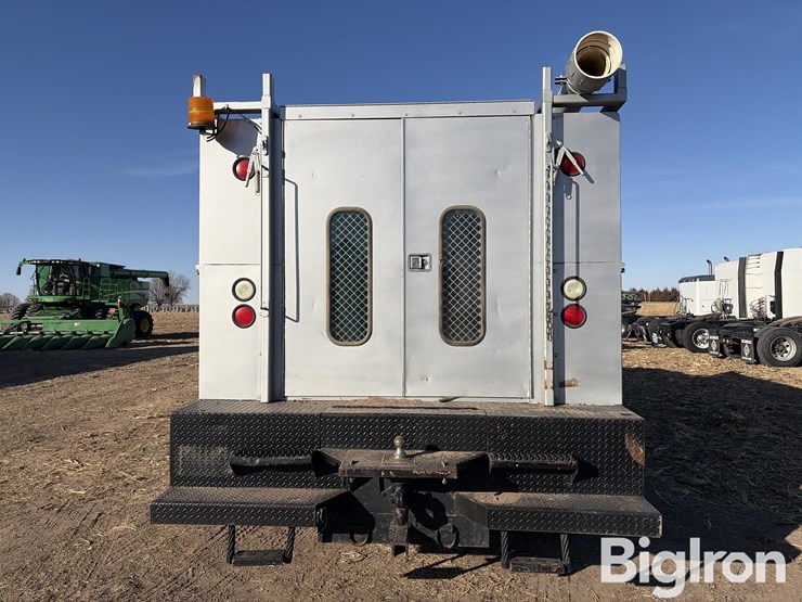 2001-international-4700-image-7