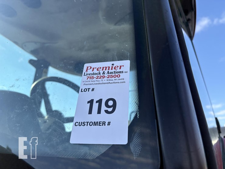 2013-case-ih-farmall-125a-image-11