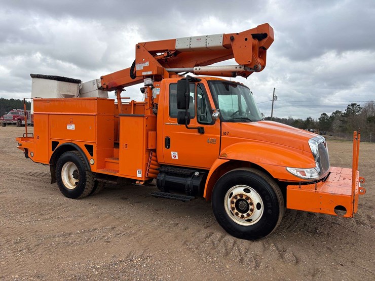 2004-international-durastar-4300-image-4