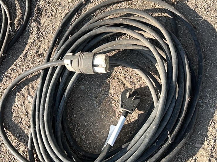 80-foot-220-cord,-nice-shape-image-7