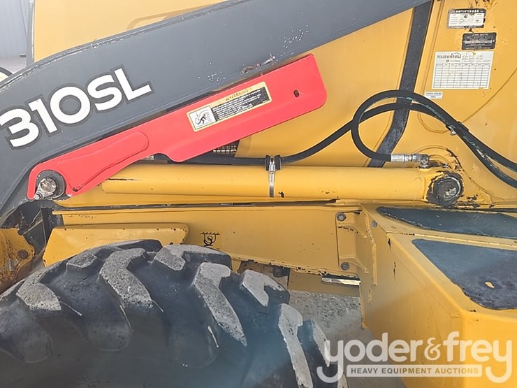 2018-deere-310sl-image-28