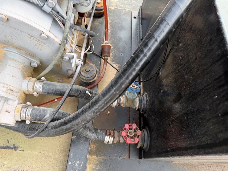 #40962-•-2013-magnolia-/-adams-t/a-fertilizer-tender-trailer-image-68