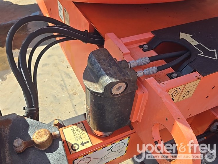 2017-jlg-600aj-image-22