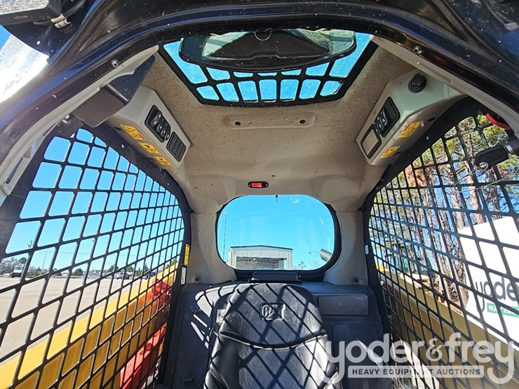 2021-caterpillar-226d3-image-35