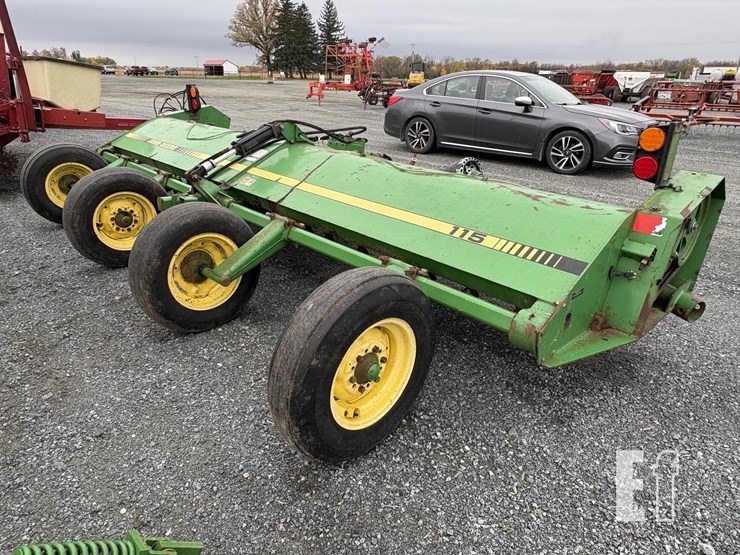 2005-john-deere-115-image-6