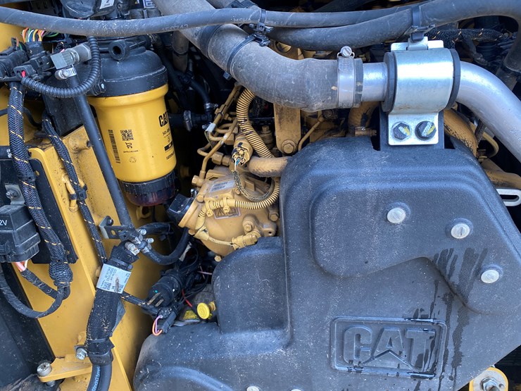 2023-caterpillar-226d3-image-38