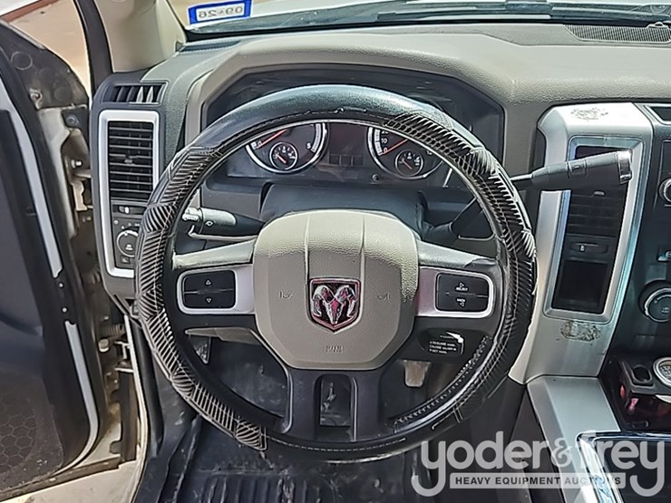 2010-dodge-ram-3500-image-52