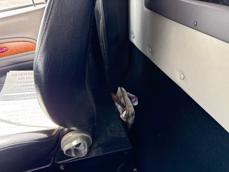 2008-peterbilt-367-image-42