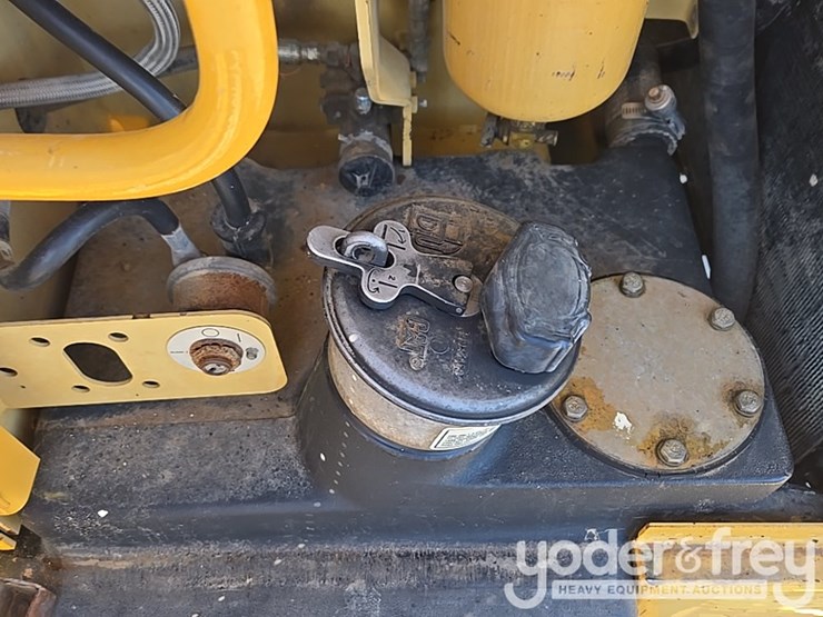 2005-caterpillar-140h-vhp-plus-image-86