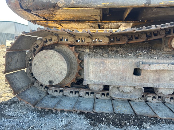 new-holland-eh215-image-73