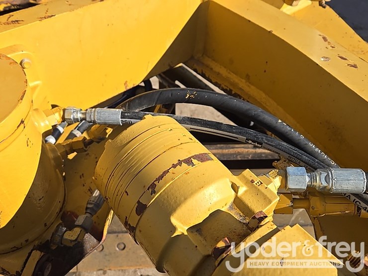 2005-caterpillar-140h-vhp-plus-image-22