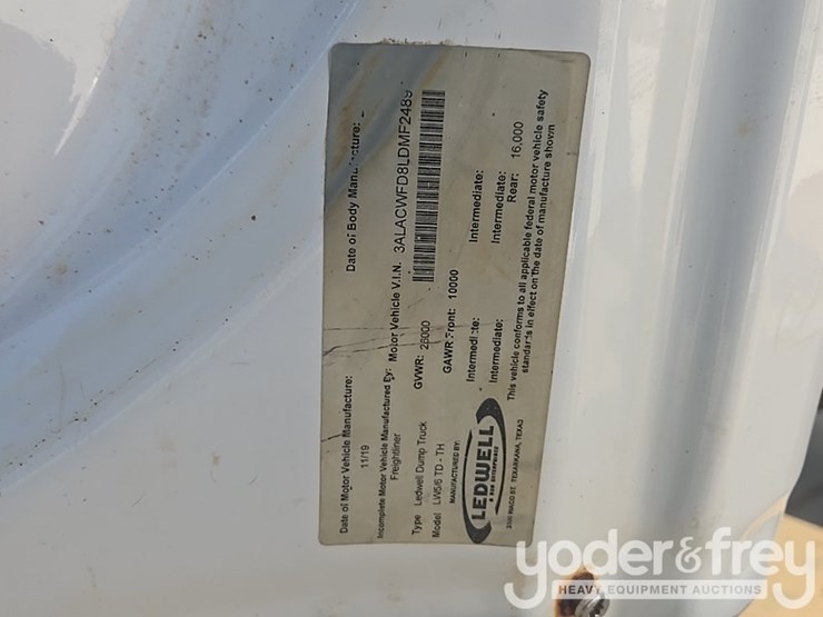 2020-freightliner-m2-106-image-75