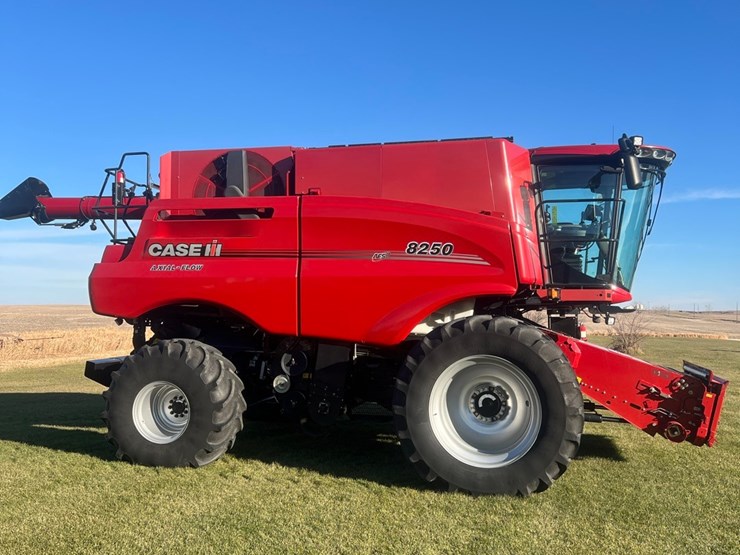 2023-case-ih-8250-image-18
