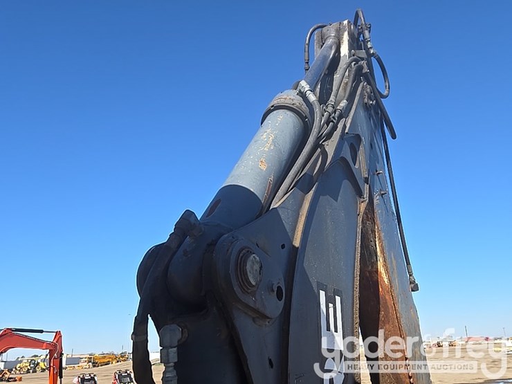 2010-deere-310sj-image-47