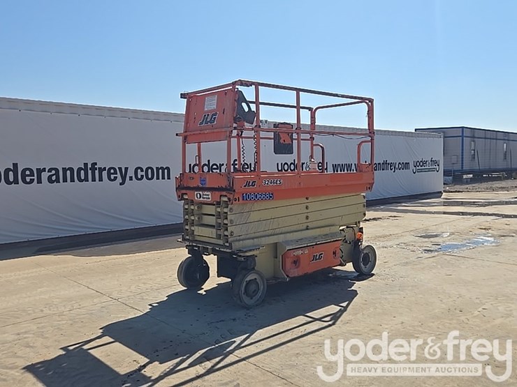 2018-jlg-3246es-image-1