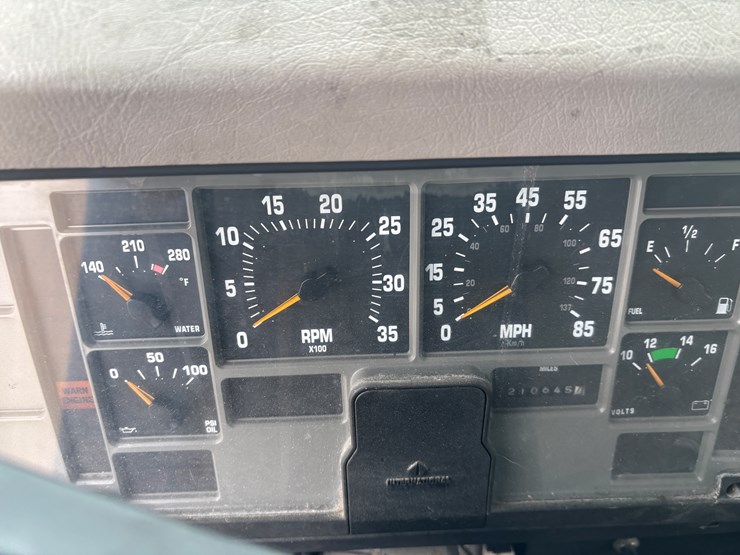 2000-international-4700-image-28