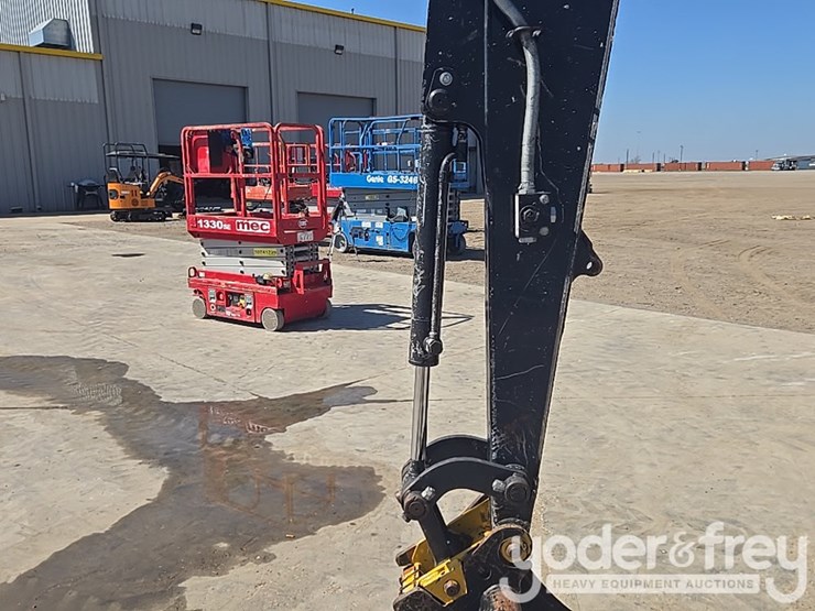 2020-deere-35g-image-48