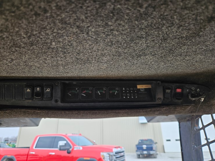 1999-john-deere-250-image-10