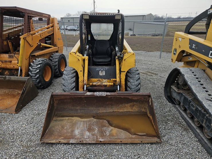 1999-john-deere-250-image-2