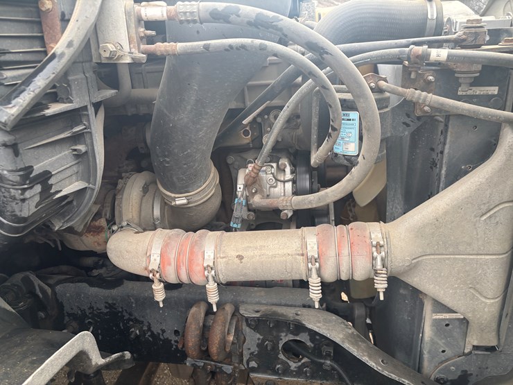 2016-freightliner-cascadia-113-image-20