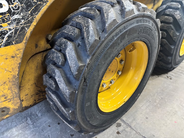 2013-caterpillar-226b3-image-42