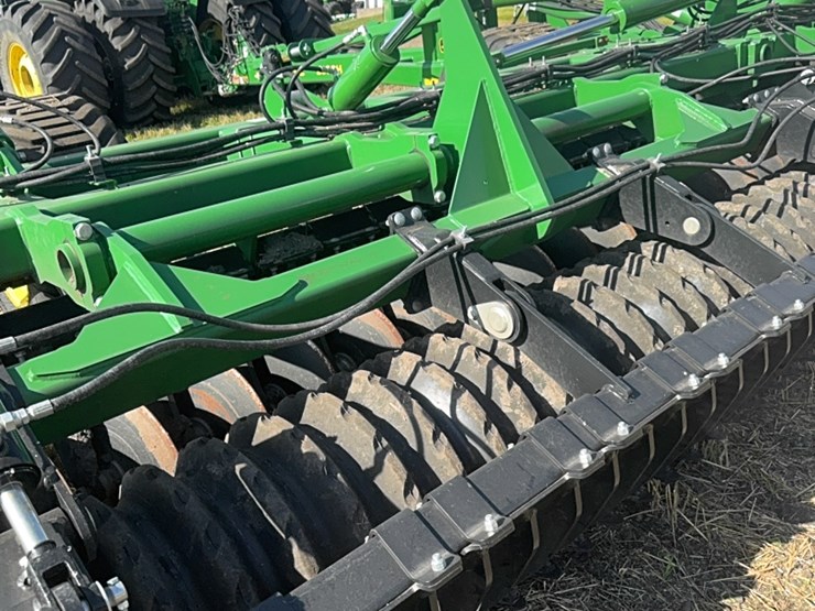 2023-john-deere-h-image-41