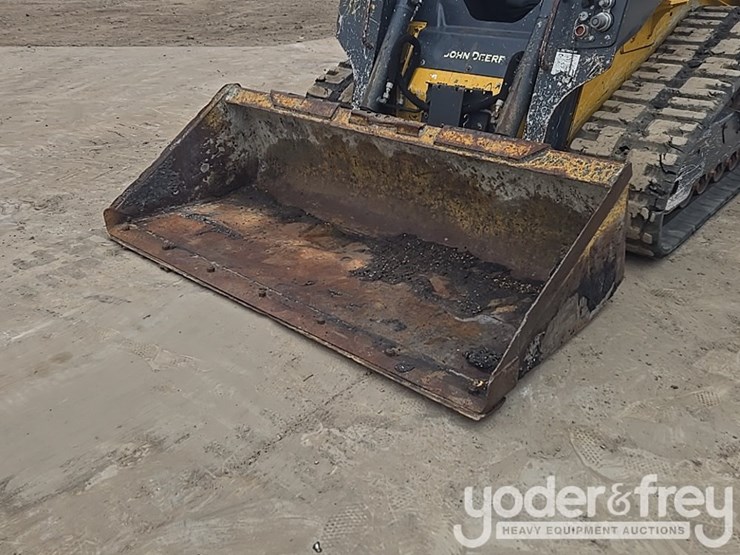 2021-deere-317g-image-26