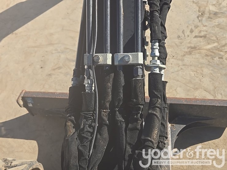 2020-deere-35g-image-56