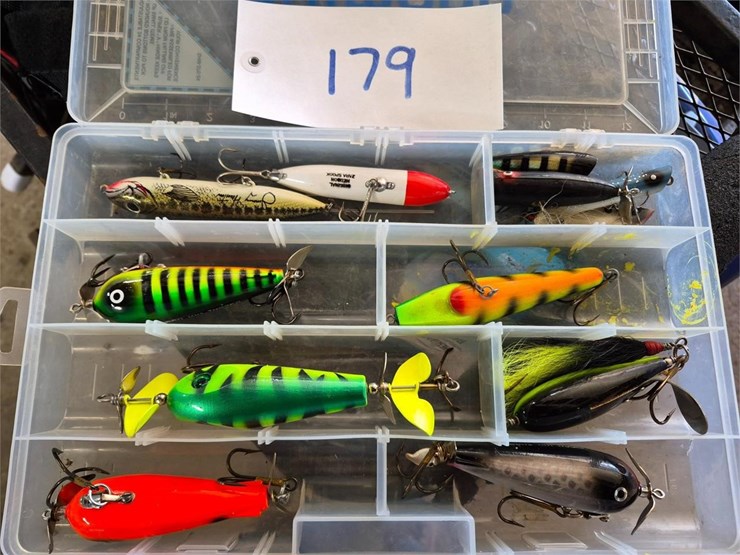 fishing-lures-and-tackle-box-image-1