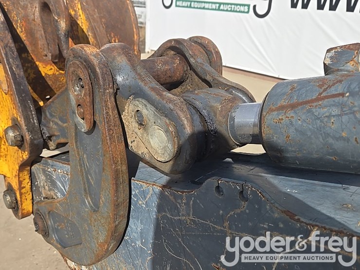 2010-deere-310sj-image-63