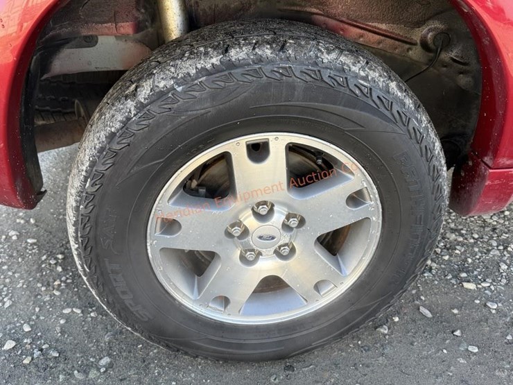 2005-ford-escape-image-11