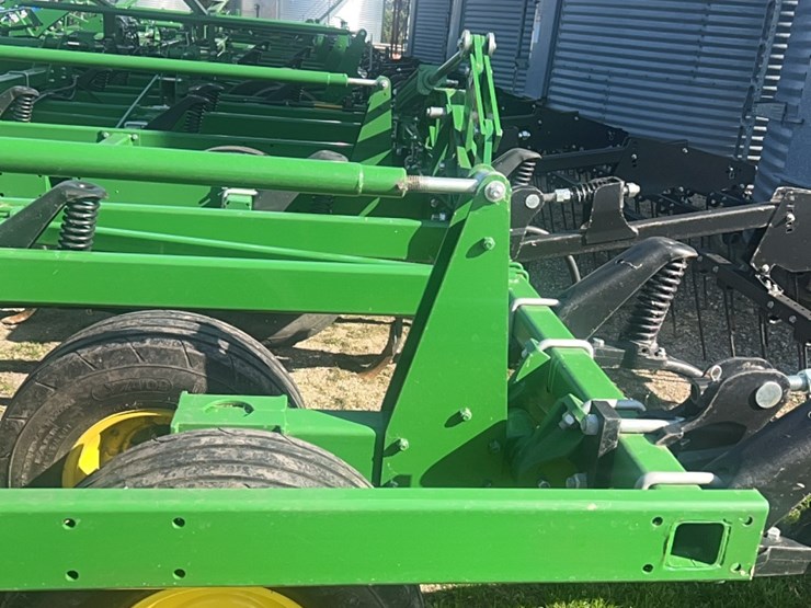 2022-john-deere-52-image-11