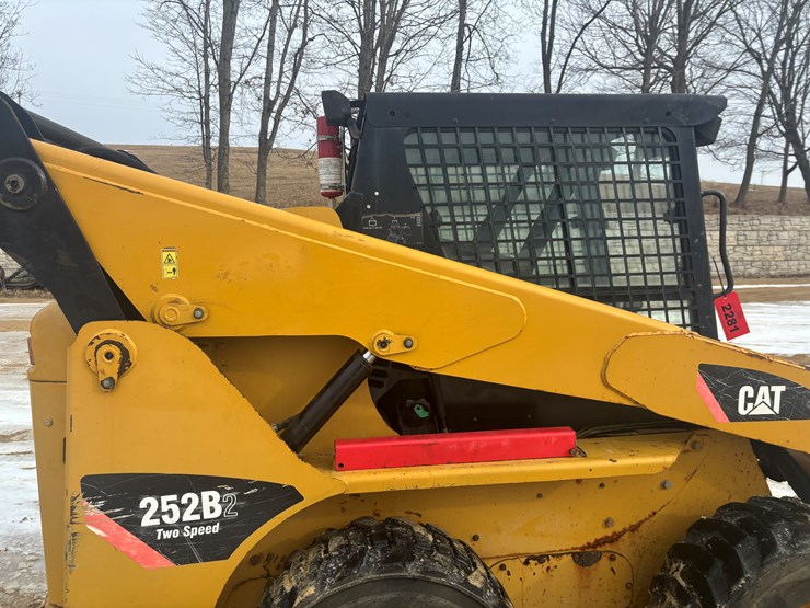 2009-caterpillar-252b2-image-13