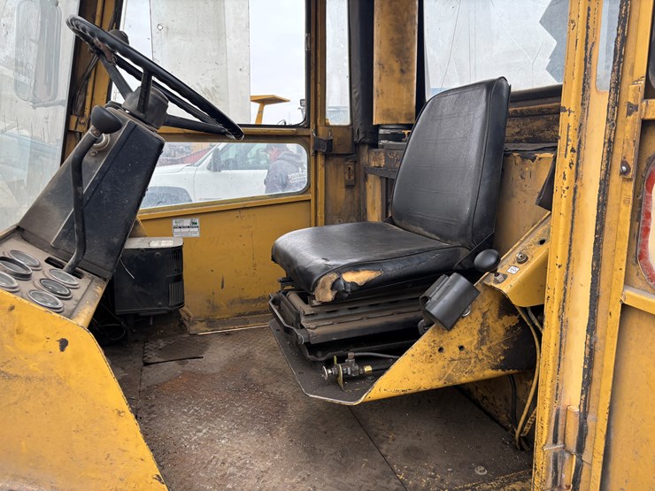 #2302-•-hyster-275-forklift-image-33