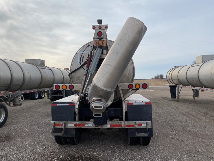 #502-•-2012-northern-8,500-gallon-semi-manure-tanker-(has-wi-title)-(waupun,-wi)-image-10