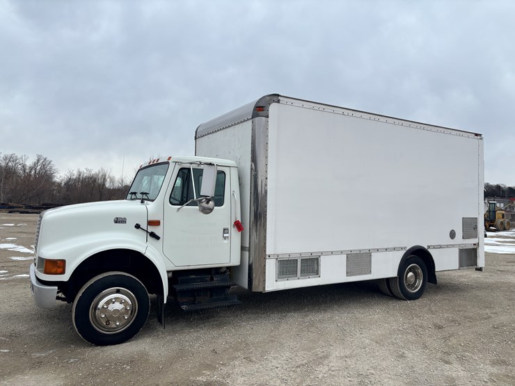 2002-international-4700-image-1