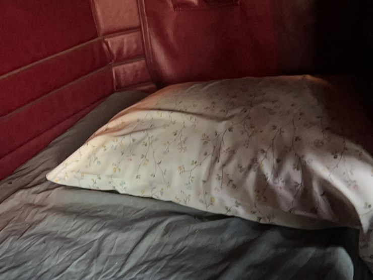 2003-peterbilt-379-image-60