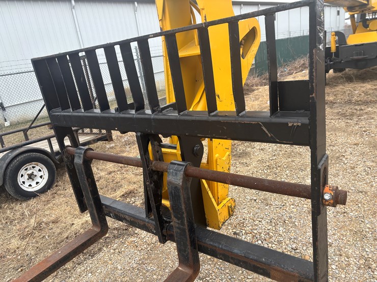 #2310-•-2004-gehl-rs8-telehandler-image-38