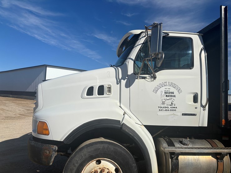 2005-sterling-lt8500-image-8